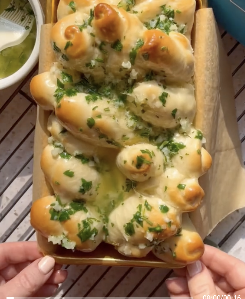 Garlic Herb Roll Bread